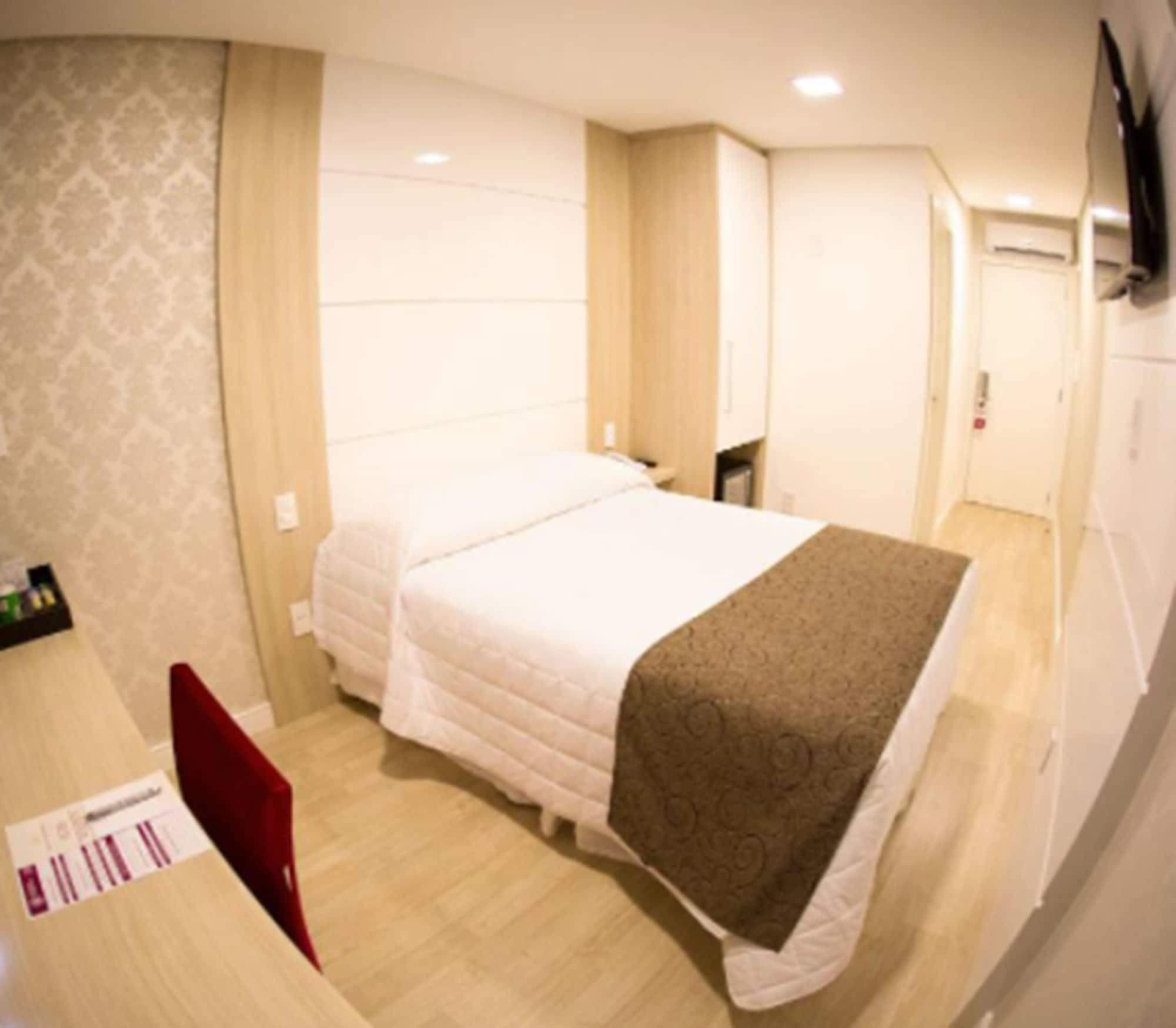 Holiday & Business Hotel - Em Frente Ao Centro De Eventos E Arena Conda Шапеко Экстерьер фото