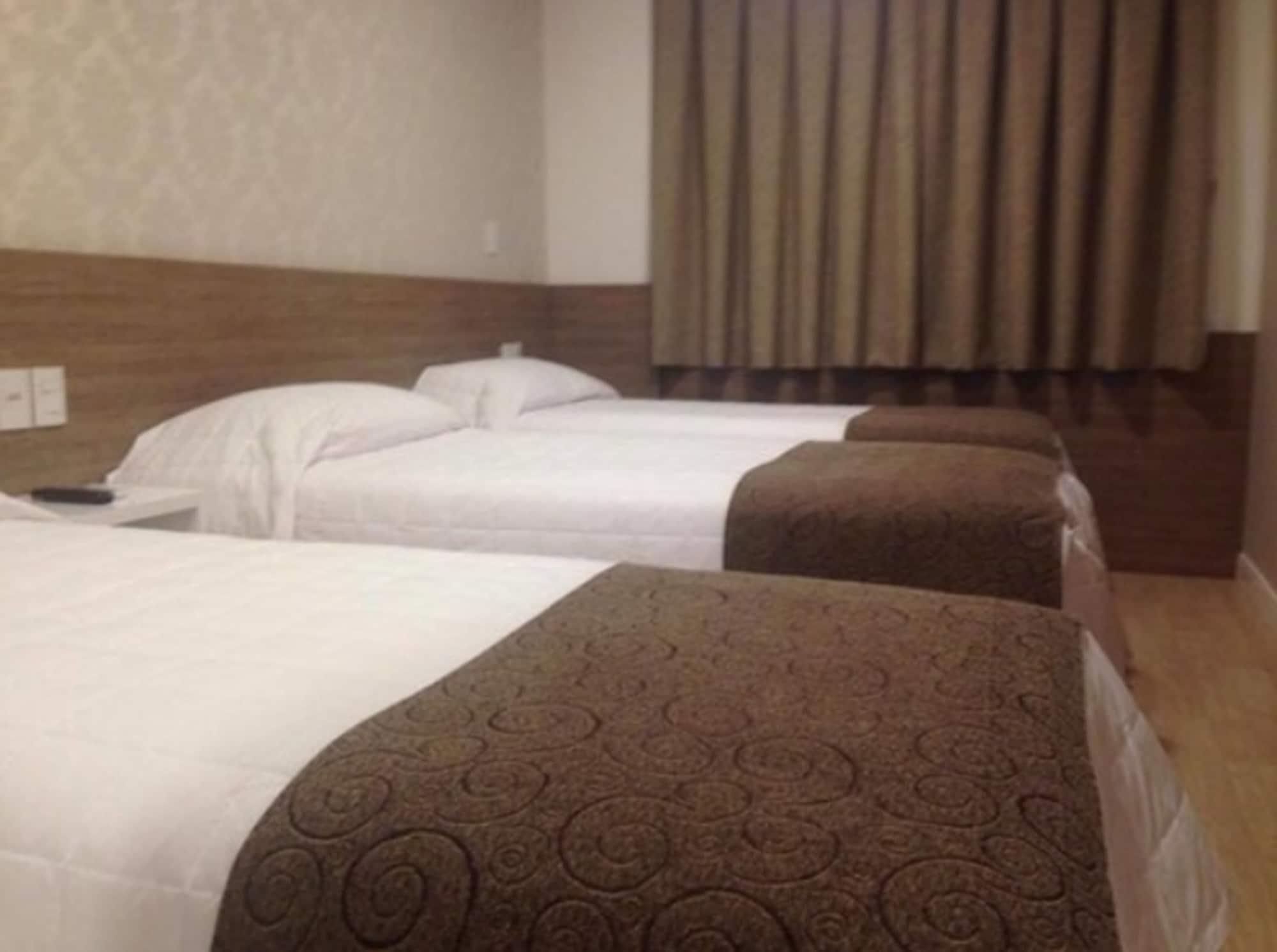 Holiday & Business Hotel - Em Frente Ao Centro De Eventos E Arena Conda Шапеко Экстерьер фото