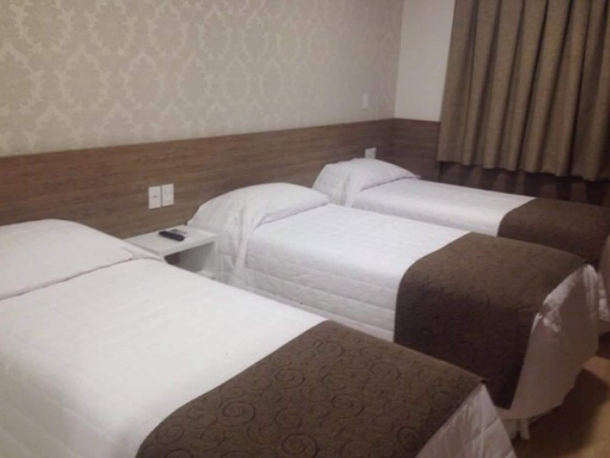 Holiday & Business Hotel - Em Frente Ao Centro De Eventos E Arena Conda Шапеко Экстерьер фото
