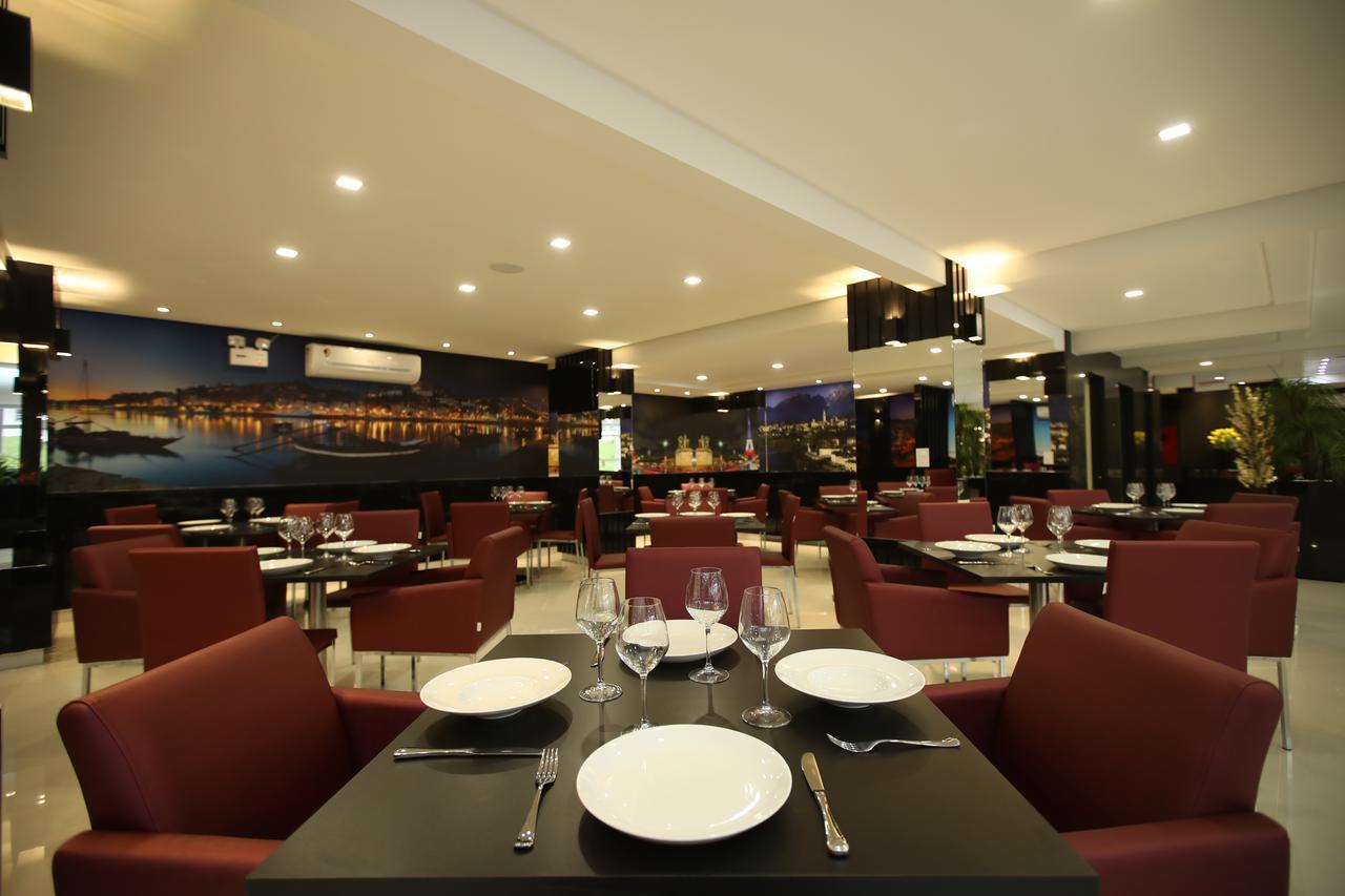 Holiday & Business Hotel - Em Frente Ao Centro De Eventos E Arena Conda Шапеко Экстерьер фото