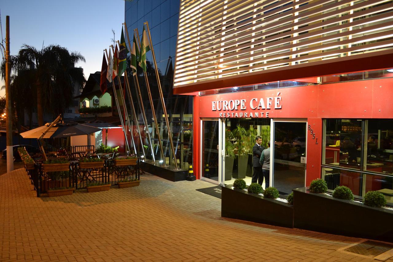 Holiday & Business Hotel - Em Frente Ao Centro De Eventos E Arena Conda Шапеко Экстерьер фото