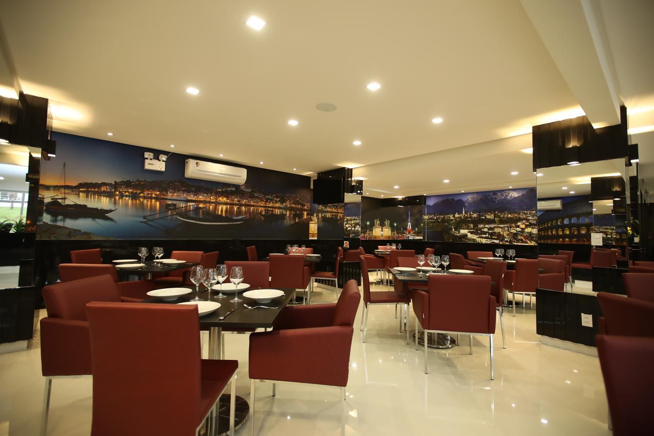 Holiday & Business Hotel - Em Frente Ao Centro De Eventos E Arena Conda Шапеко Экстерьер фото